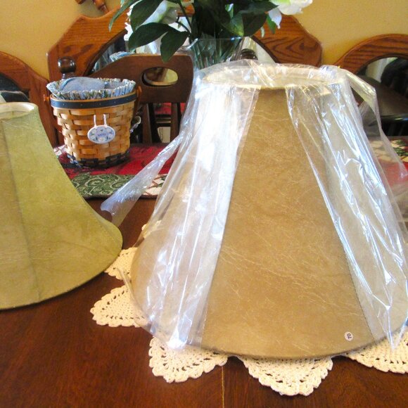 NWOT Vintage Pair of faux leather lampshades that have the spider hardware, - Picture 4 of 9